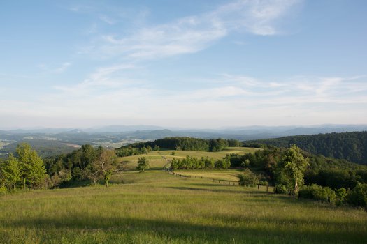 Hiša Nad oblaki - Logotip