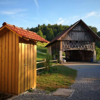 Piknik plac Pr' Jereb / Planina nad Horjulom